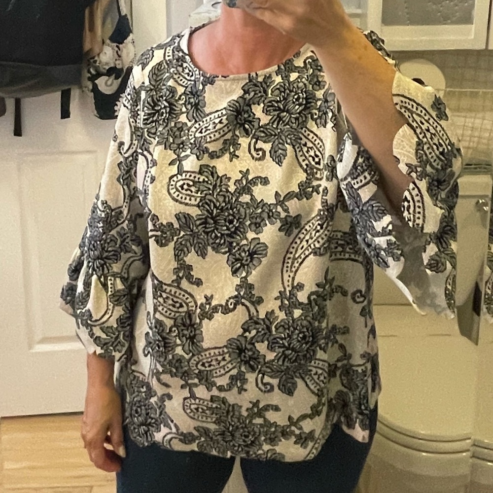 Roz and Ali 2x brand blouse from Dress Barn. EUC